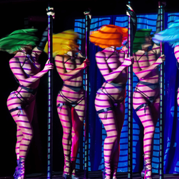 CRAZY CHAMPAGNE & GINGER — Crazy Horse Paris